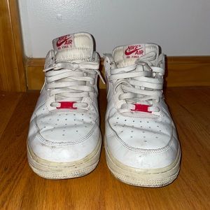 Nike Air Force One “White/Red”